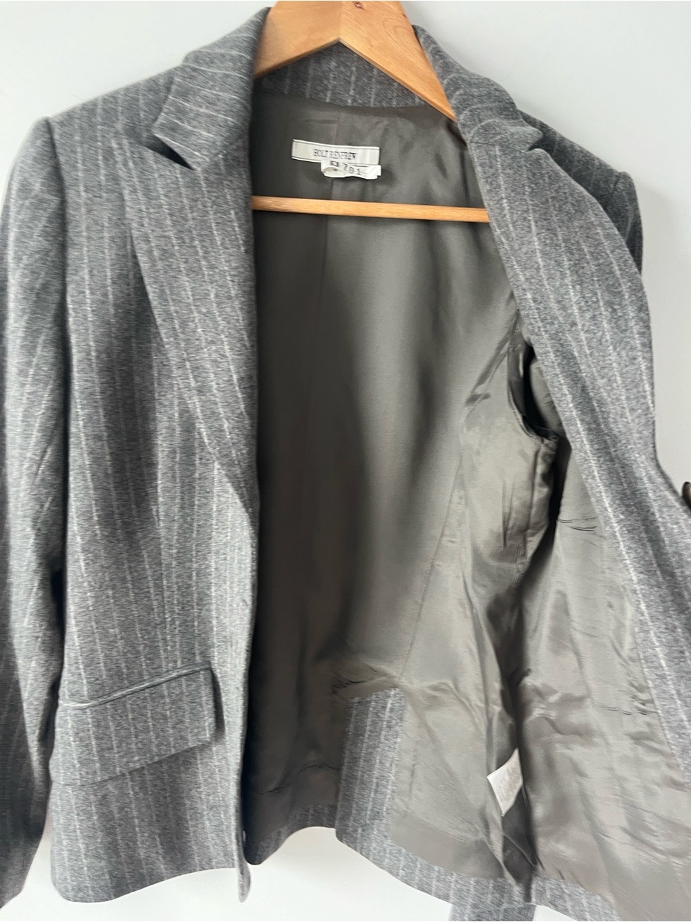 Holt Renfrew Pinstripe Women's Wool Blazer - Classic - Size 10 | Vintage - Picture 12 of 13